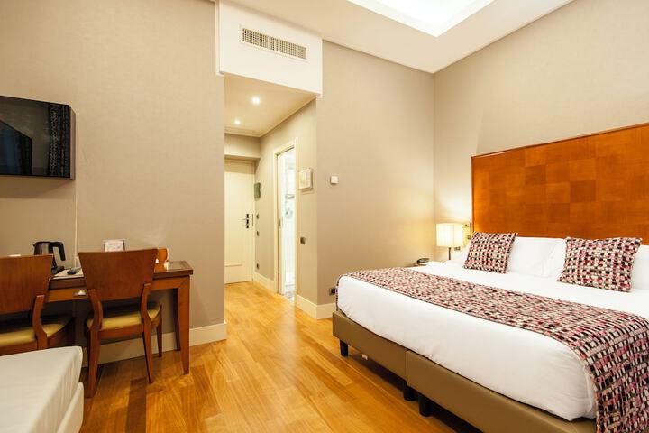 Room 74 of 157