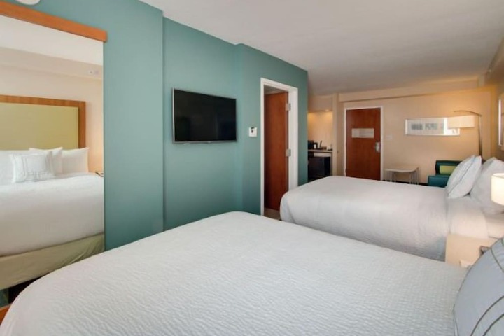 Room 4 of 13