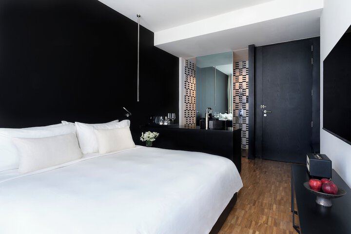 Room 14 of 76