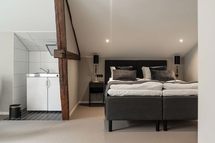 Room 12 of 44