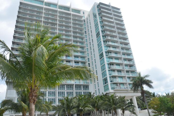 River Oaks Marina and Tower in Miami City, FL