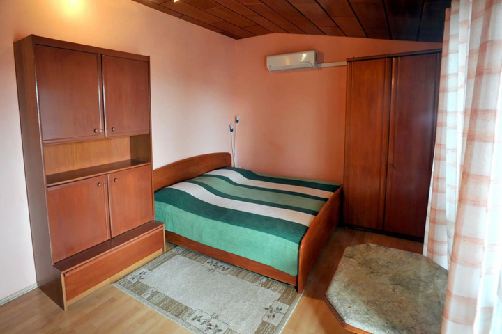 Room 2 of 9