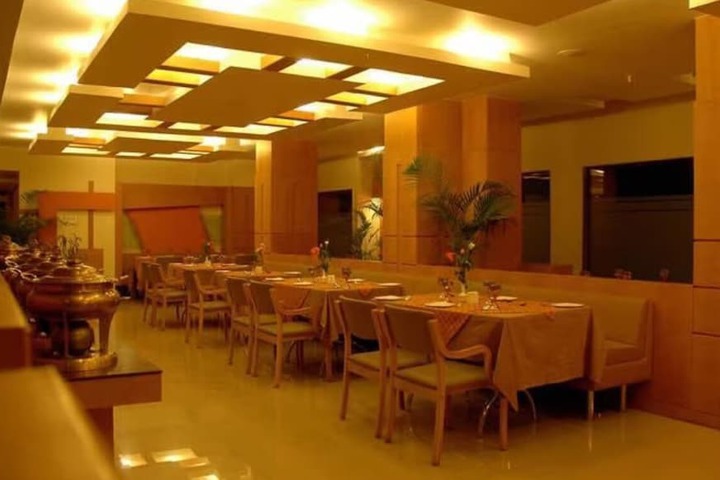Dining 48 of 54