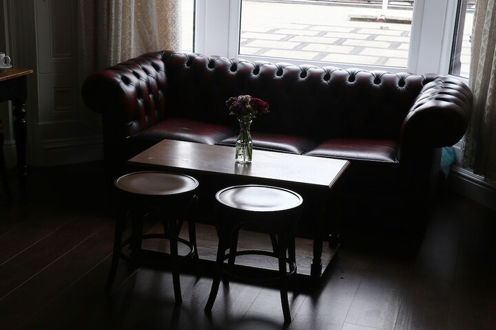 Lounge 106 of 141