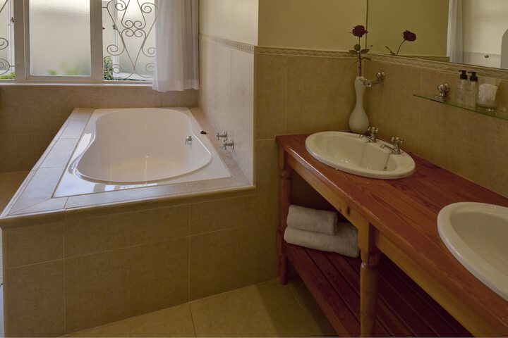 Room 16 of 110