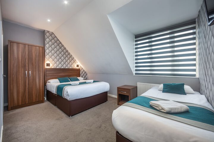 Room 16 of 44