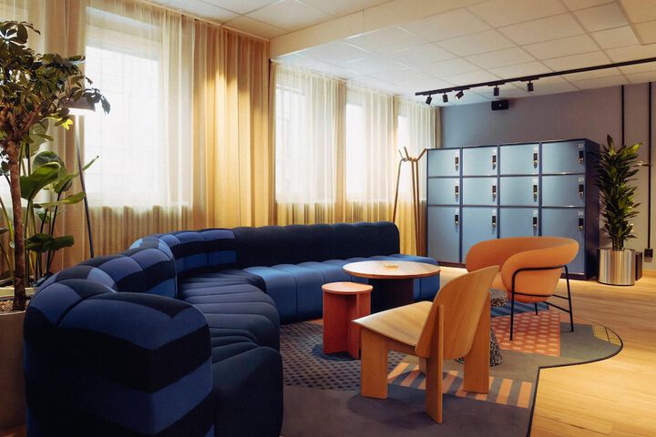 Hotel Entry