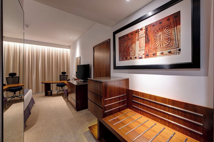 Room 10 of 117