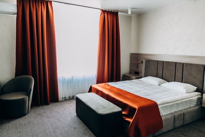 Room 14 of 32