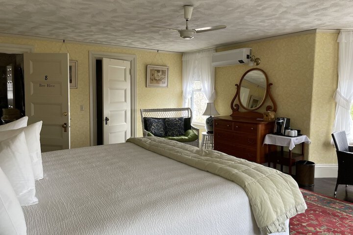 Room 67 of 100