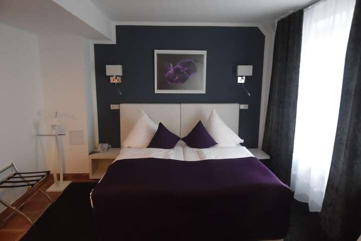 Room 32 of 57