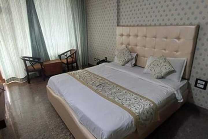 Room 16 of 25