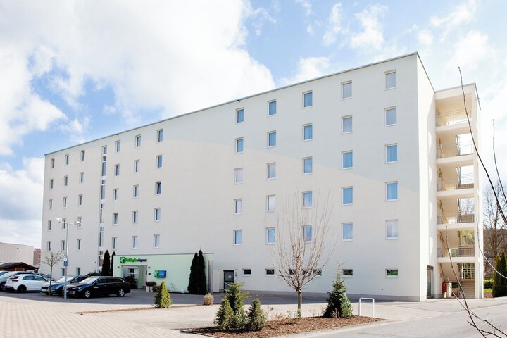 Hotel 72 of 76