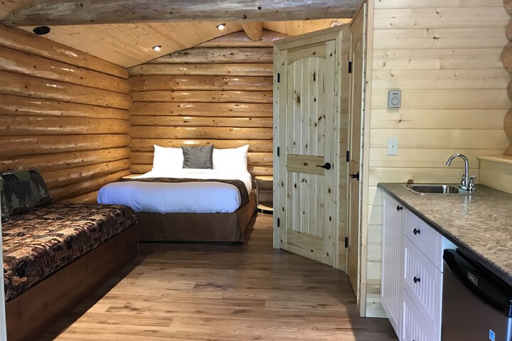 Room 9 of 26