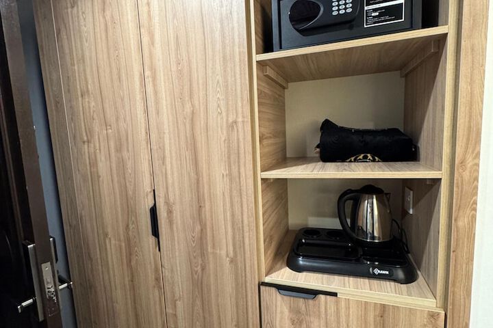 Room 8 of 22