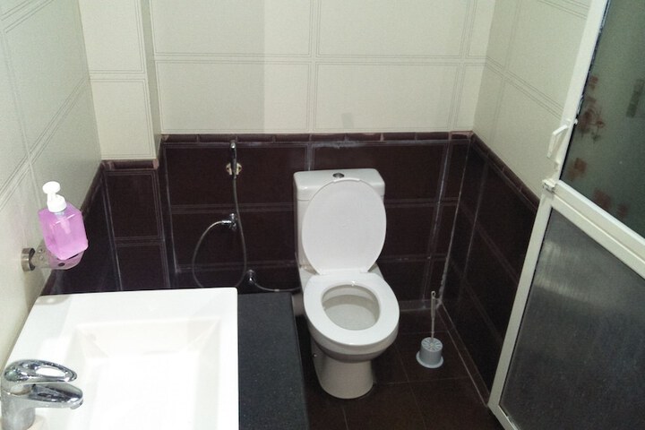 Room 5 of 14