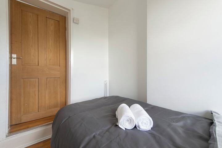 Room 18 of 37