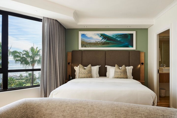 Room 42 of 204