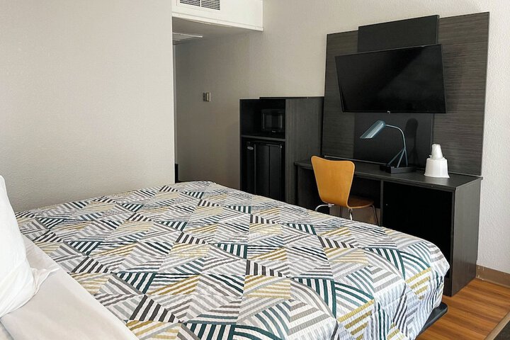 Room 15 of 35