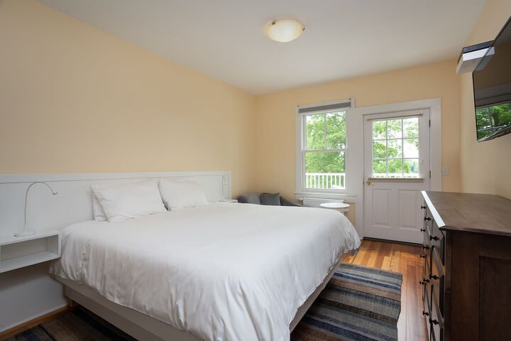 Room 3 of 71