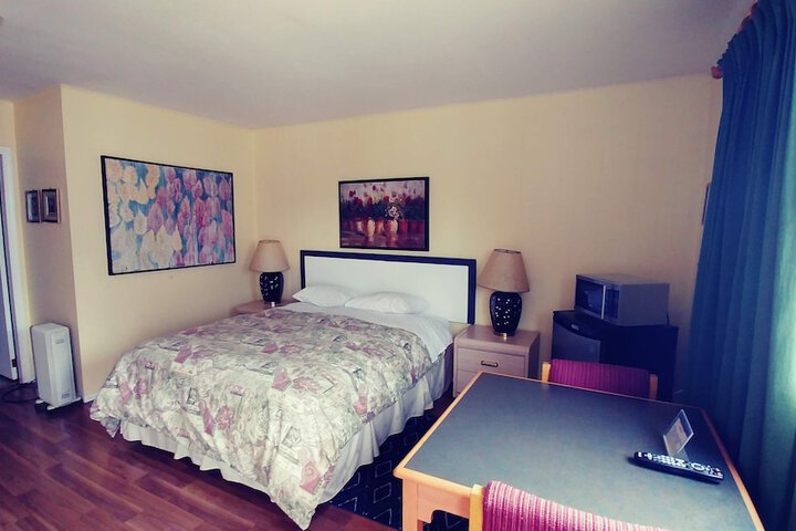 Room 4 of 11