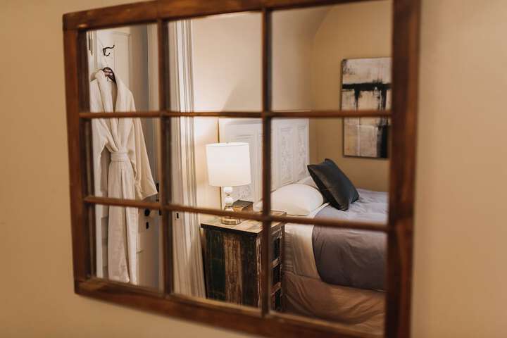 Room 30 of 99
