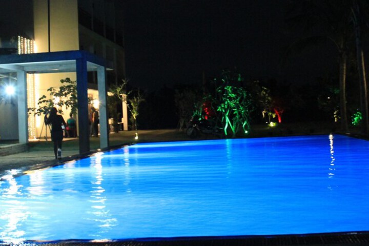 Pool 12 of 34