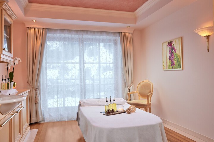 Room 28 of 62