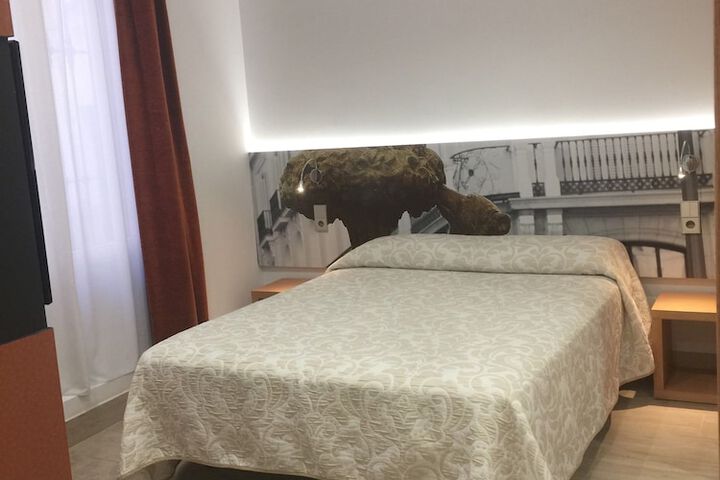 Room 10 of 67