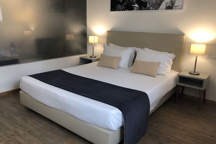 Room 30 of 49