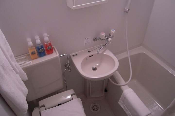 Room 18 of 25