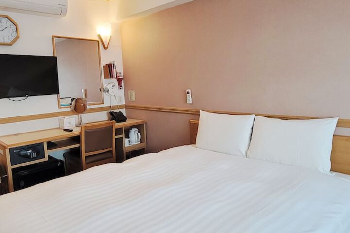 Room 14 of 40
