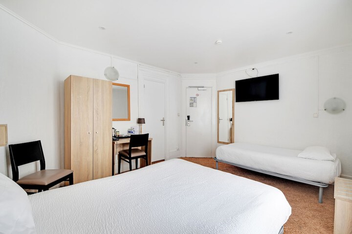 Room 14 of 49