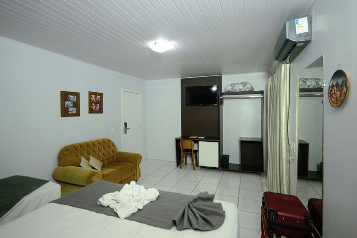 Room 11 of 29
