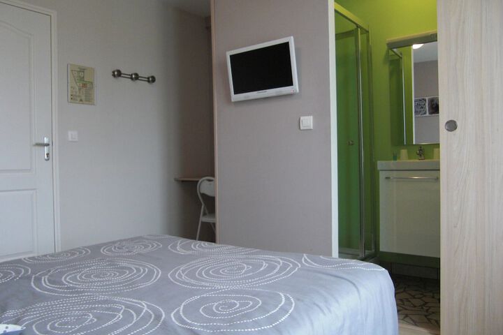 Room 18 of 32