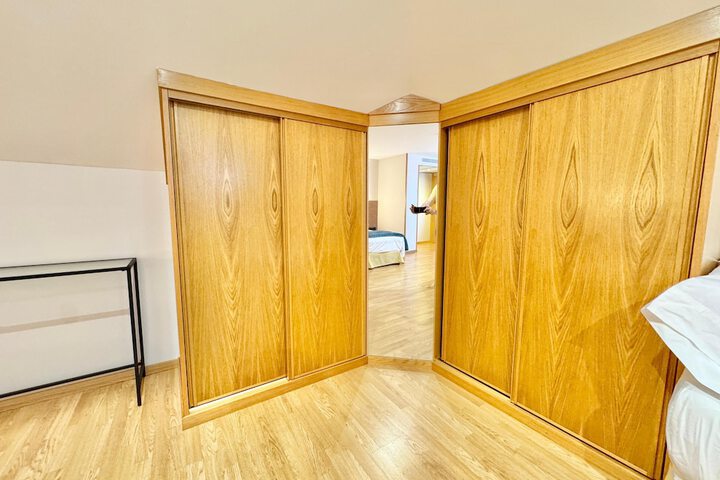 Room 21 of 80