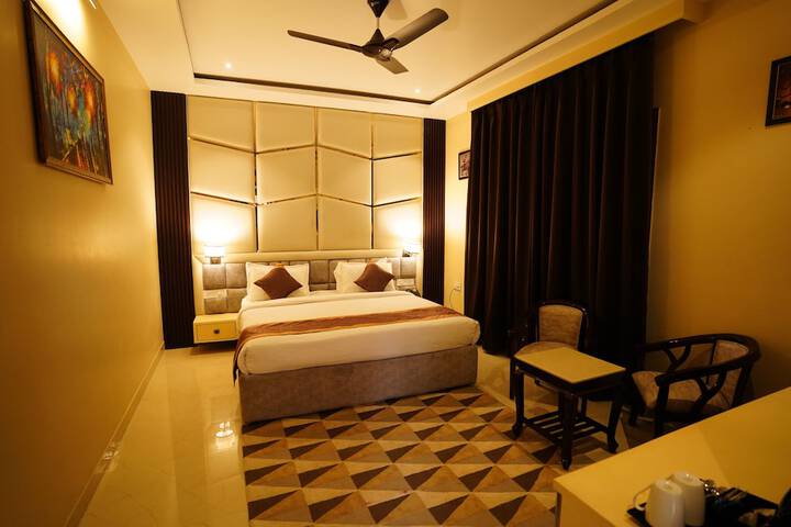 Room 3 of 15