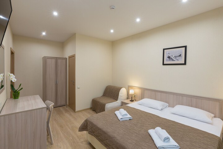 Room 3 of 34