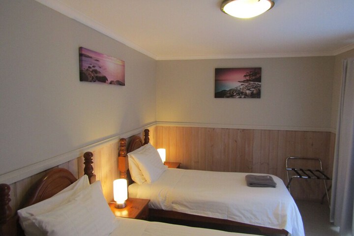 Room 5 of 19