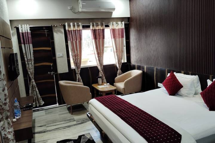 Room 8 of 22