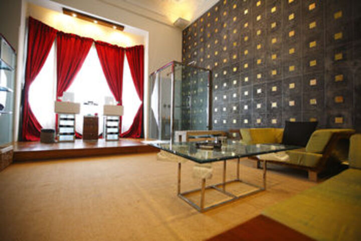 Room 52 of 75