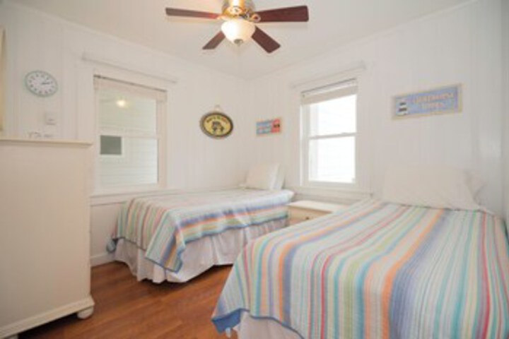 Room 229 of 384