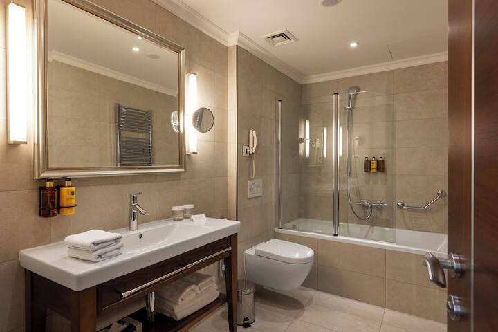Room 45 of 117
