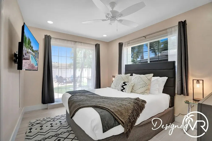 Photo of Close to Beach 4Br with Heated Pool