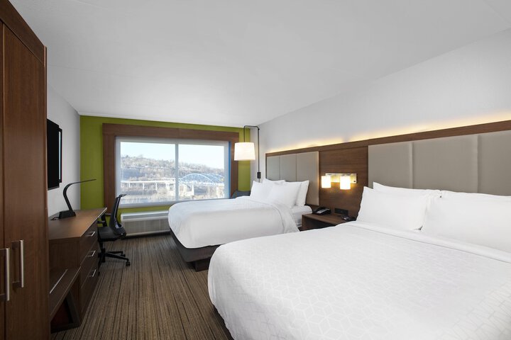 2 Queen Beds (8 of 8)