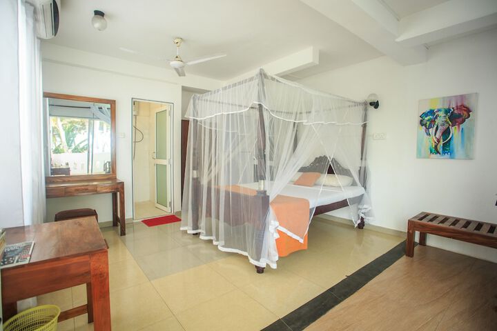 Room 5 of 70