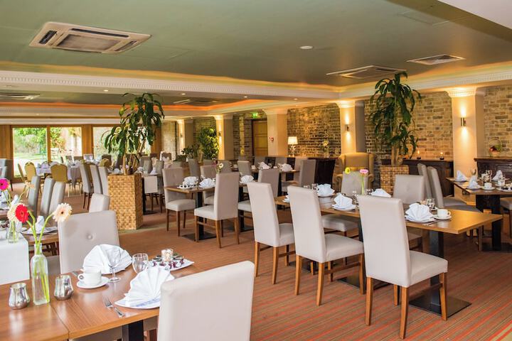Dining 92 of 137