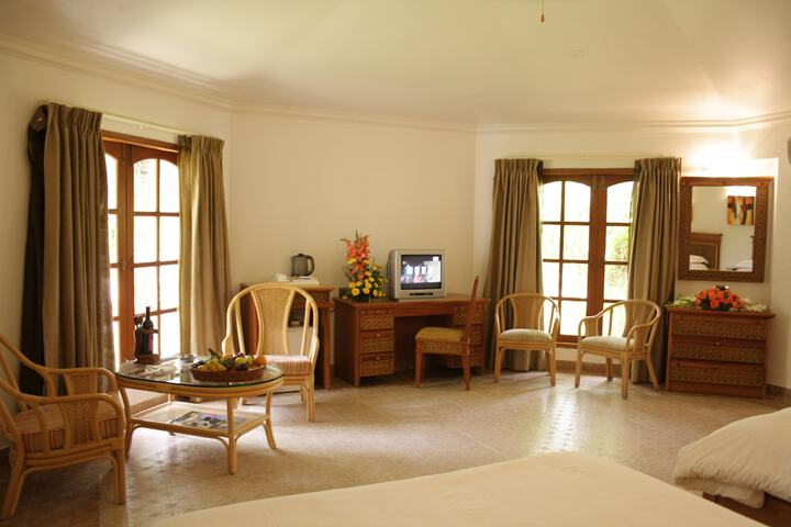 Room 32 of 143