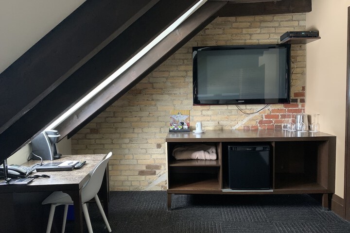 Room 41 of 65