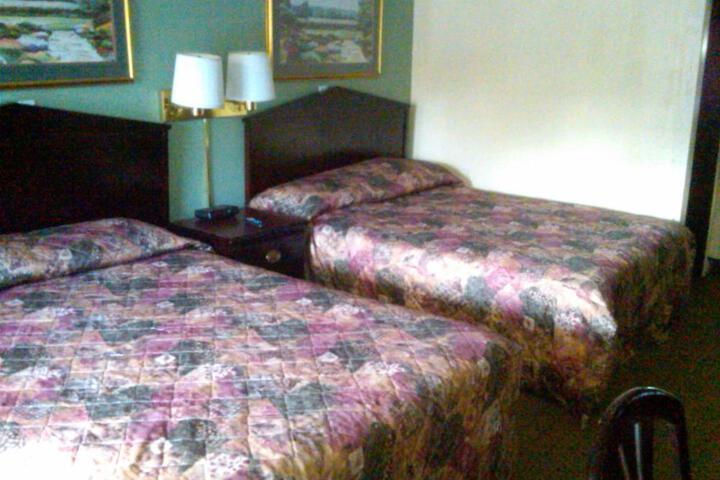 2 Double Beds (7 of 12)